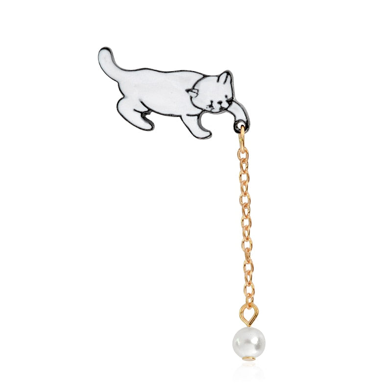 Cat Brooch Pearl
