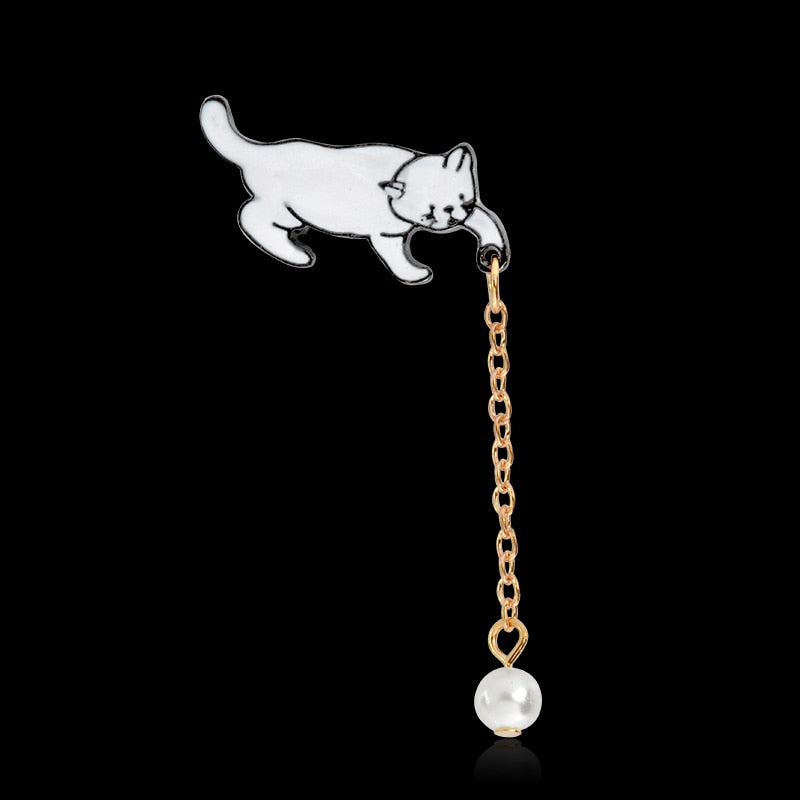 Cat Brooch Pearl