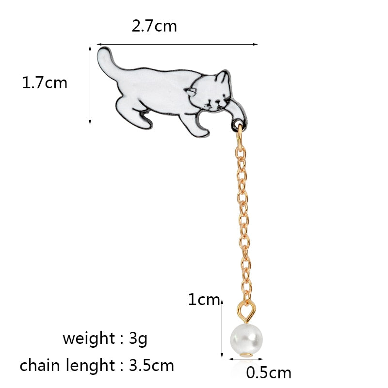 Cat Brooch Pearl