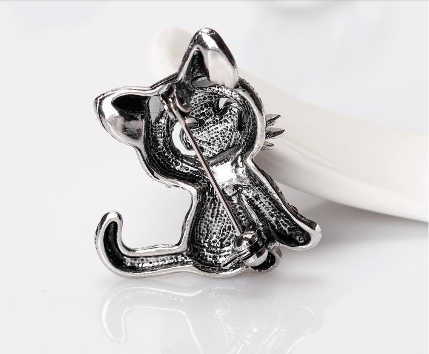 Diamond cat Brooch - Diamond cat Brooch