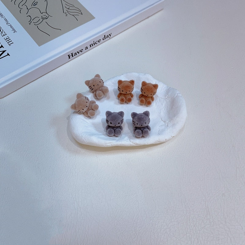 Plush Cat Earrings - Cat earrings