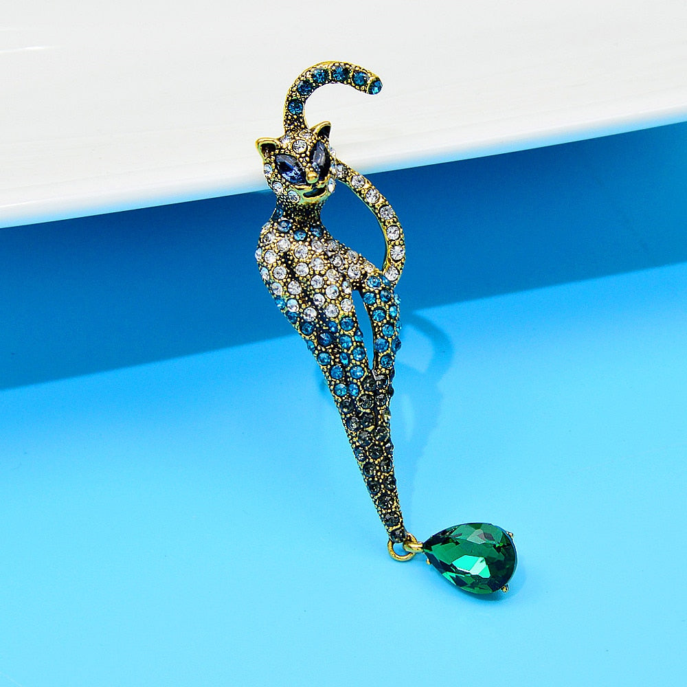 Vintage Rhinestone cat Brooch - Vintage Rhinestone cat