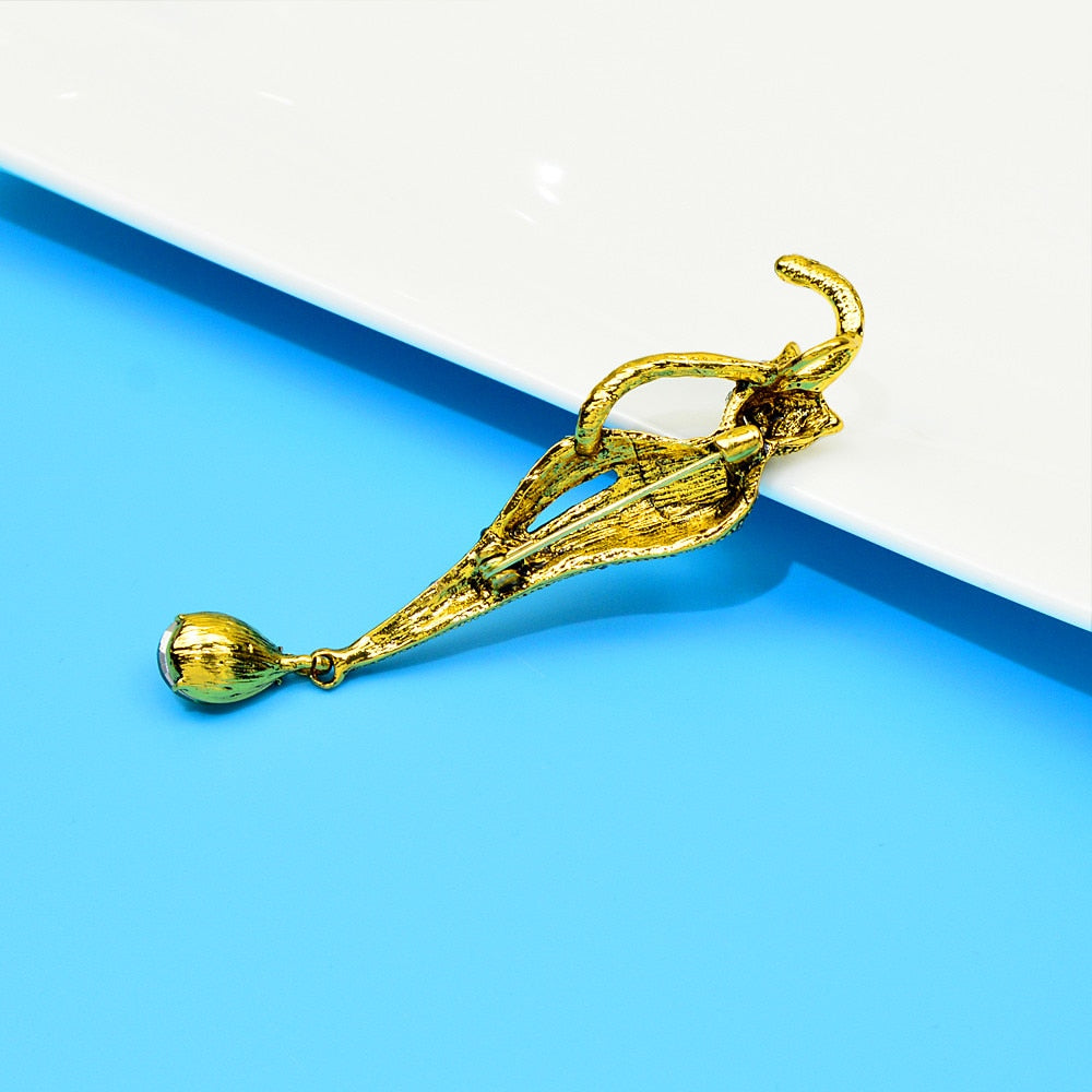 Vintage Rhinestone cat Brooch - Vintage Rhinestone cat