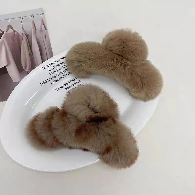 Large Plush Hair Claw Clip, Fuzzy Winter Hair Clip for Women