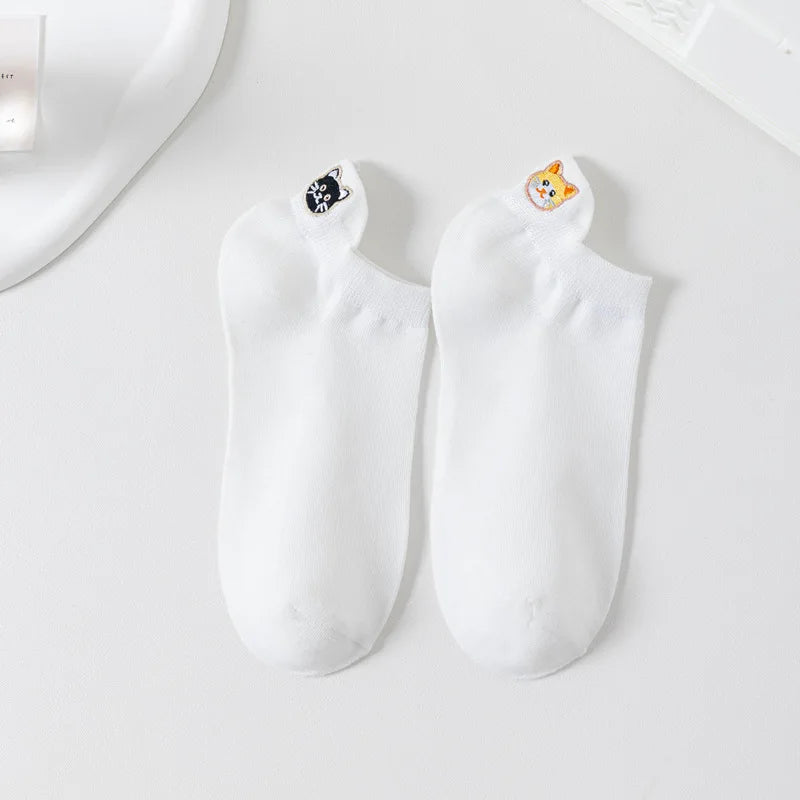 Embroidered Cat Ankle Socks for Women, Cute Mismatched AB Design