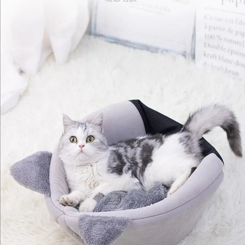 Pat elegant pentru pisici