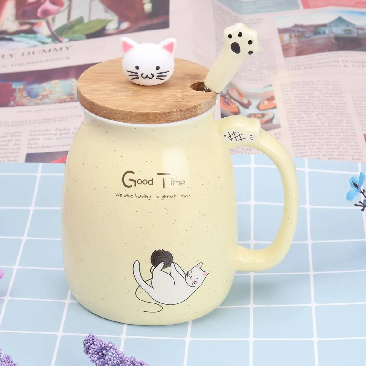 Tasses avec des chats