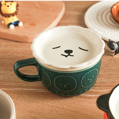 Tasse mignonne de chat de dessin animé