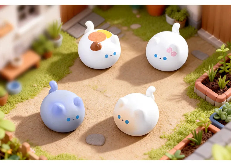 Tiny Round Cat Figurines, Mini Resin Kittens in 10 Breeds, 10 to 100 Pack