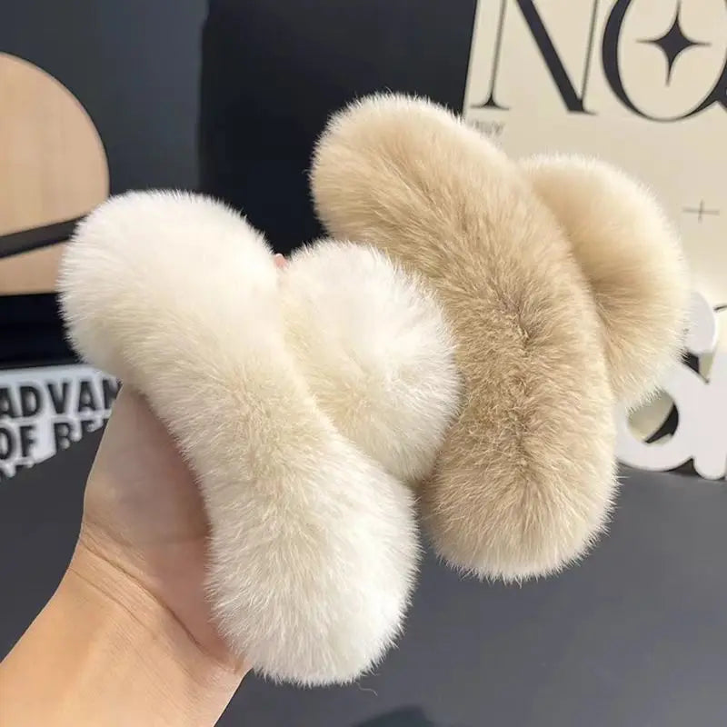 Large Plush Hair Claw Clip, Fuzzy Winter Hair Clip for Women