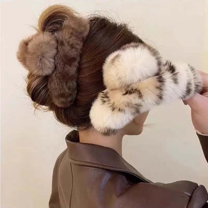 Large Plush Hair Claw Clip, Fuzzy Winter Hair Clip for Women