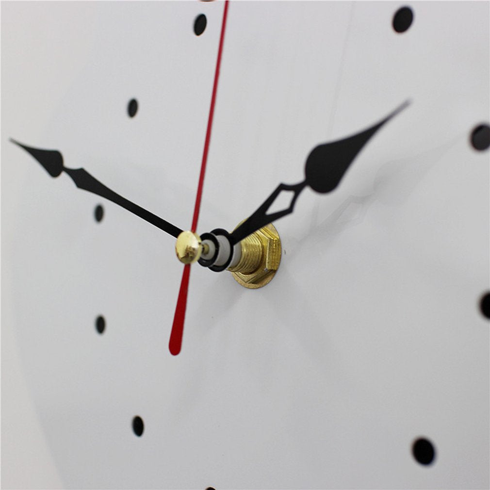 Cat Clock with Moving Tail
