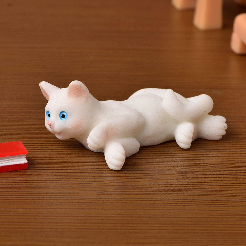 Miniature Cat Figurines - Lay