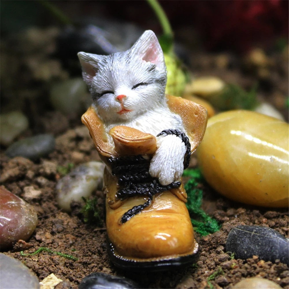 Sleeping Cat Figurine - Cat / China