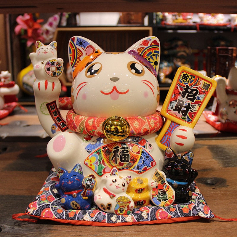 Waving Cat Statue - 24x17x20.5cm